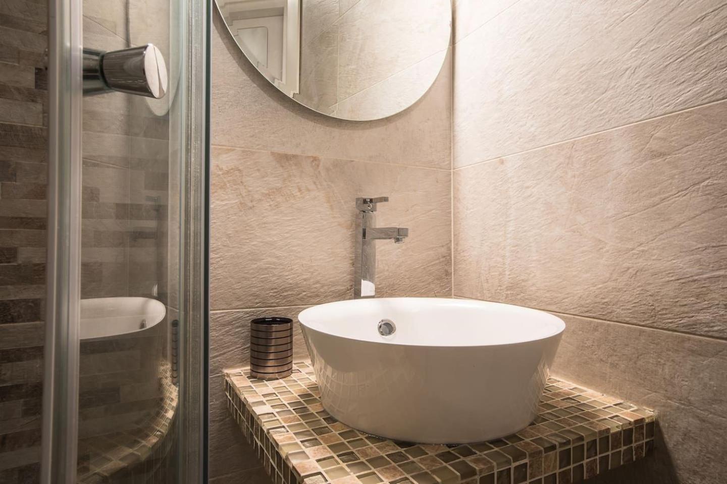 Crispi Deluxe 2 Bedroom Rom